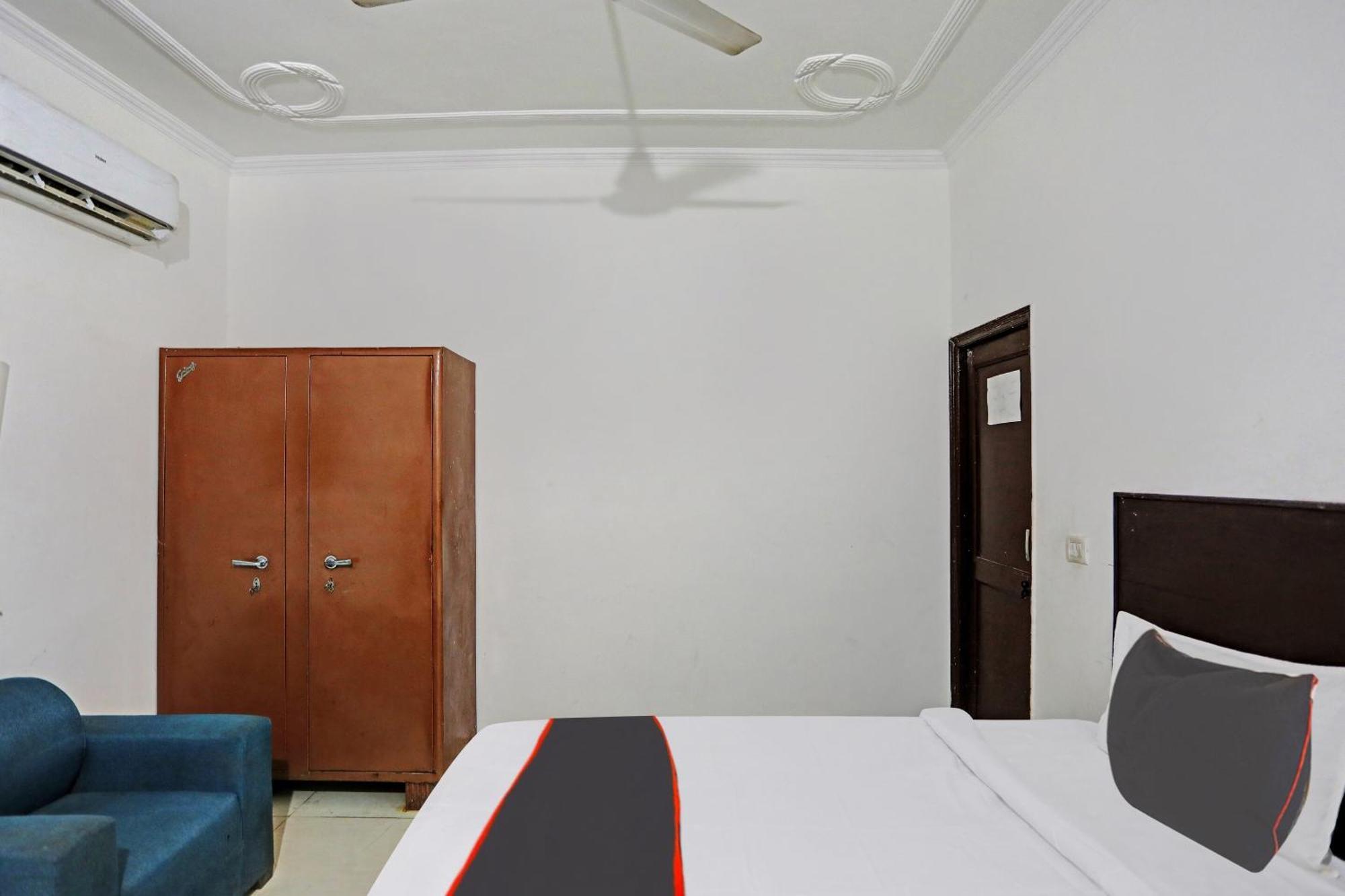 Kālkāji Devi Collection O Mayank Guest House Near Iskcon Temple Noida מראה חיצוני תמונה