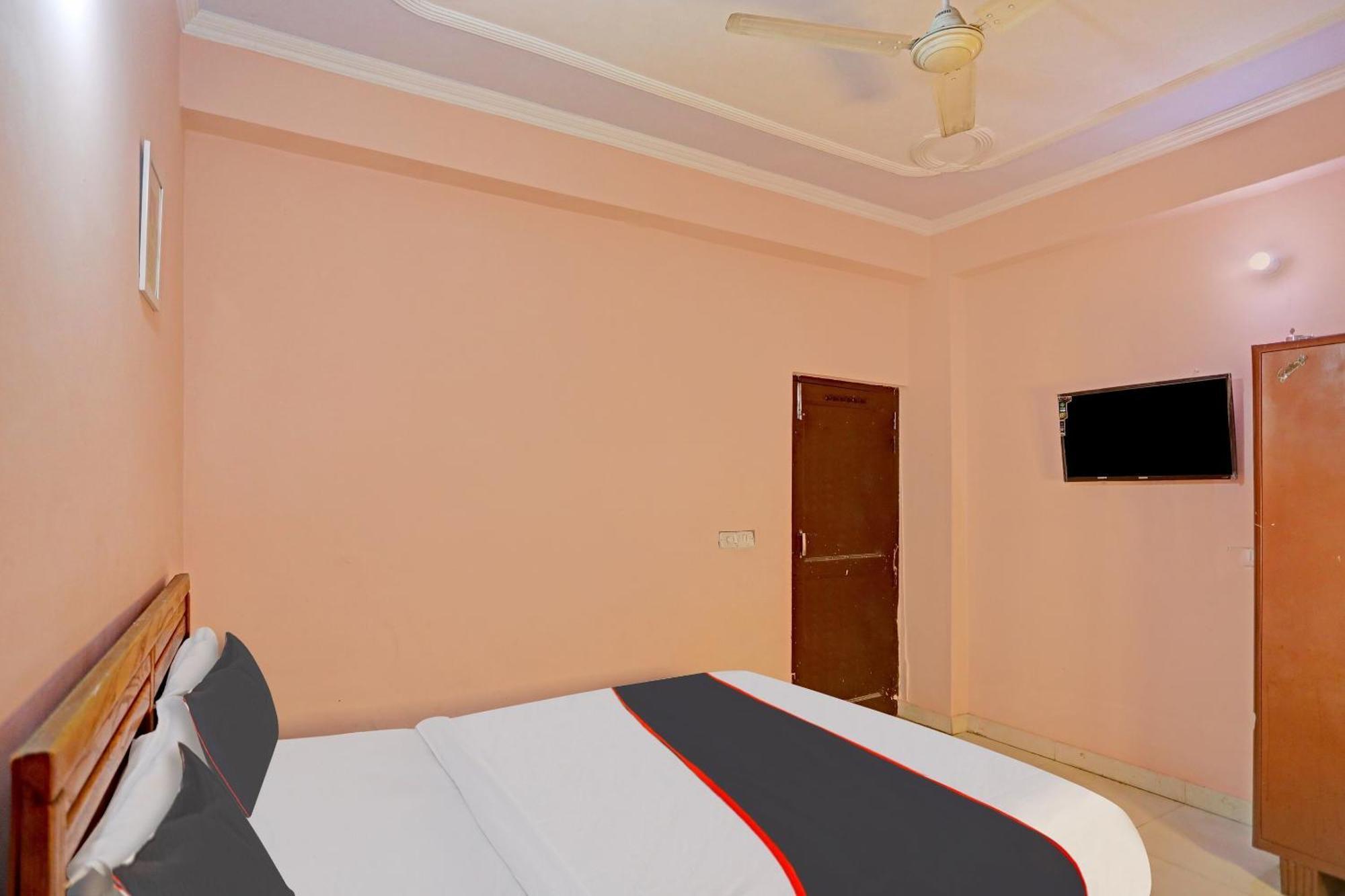 Kālkāji Devi Collection O Mayank Guest House Near Iskcon Temple Noida מראה חיצוני תמונה