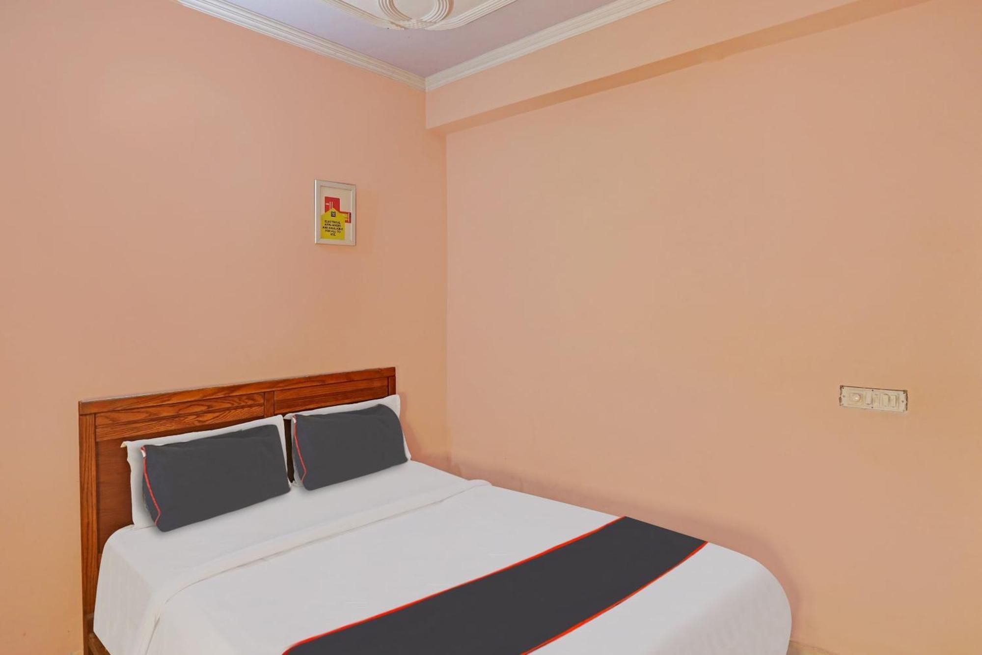 Kālkāji Devi Collection O Mayank Guest House Near Iskcon Temple Noida מראה חיצוני תמונה